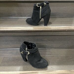 Steve Madden Heeled Boots Women’s Size 5 1/2